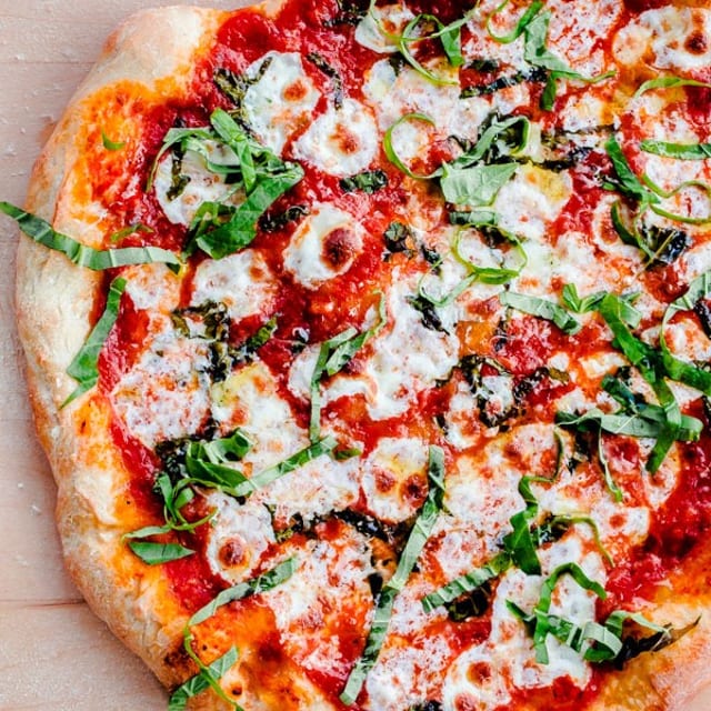 14" Margherita Pizza.